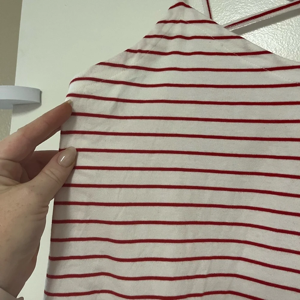 Universal Thread size Medium Stripes‎ Tank Top